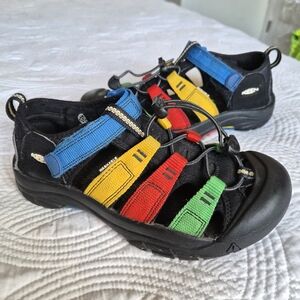 EUC KEEN Newport H2 Kids Rainbow Multi-Color Sandals Big Kids 4